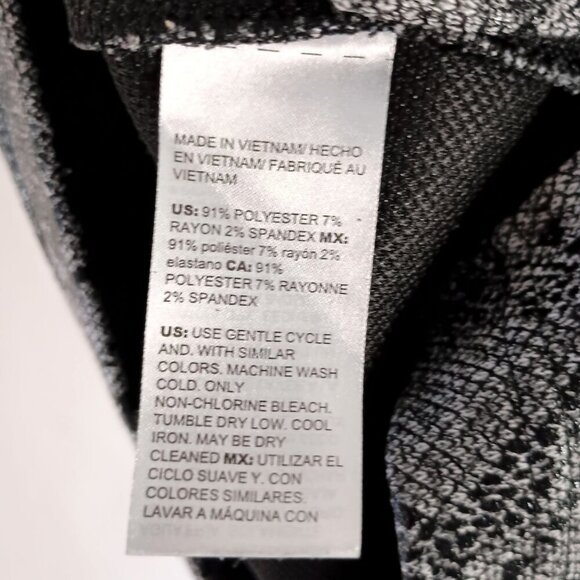 Chico’s Jacquard Snakeskin Print Tee Top Size XL 3 Stretchy Knit Shirt - Picture 3 of 7